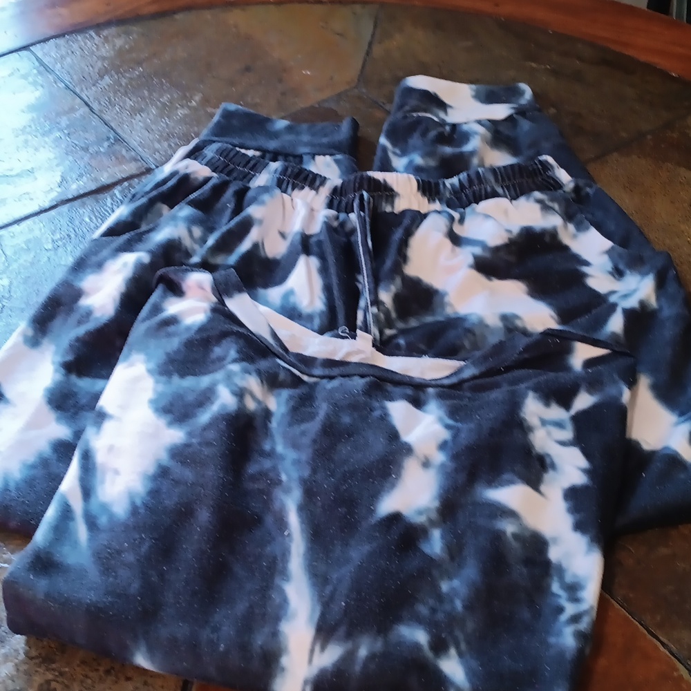 Sweat suit size XL